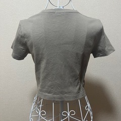 【GU】Tシャツの画像