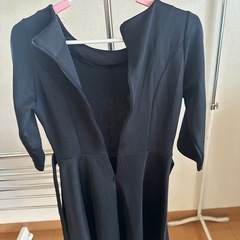 黒ワンピースの画像