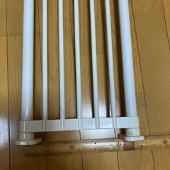 ②突っ張り棚の画像