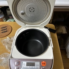 炊飯器
の画像