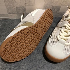 未使用品 ジュニア メッシュスニーカー　ベージュ　35号の画像