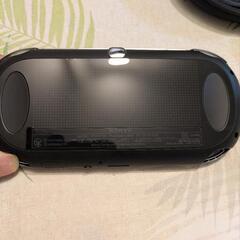 PS Vita本体　ソフト　充電器　SDカード付属の画像