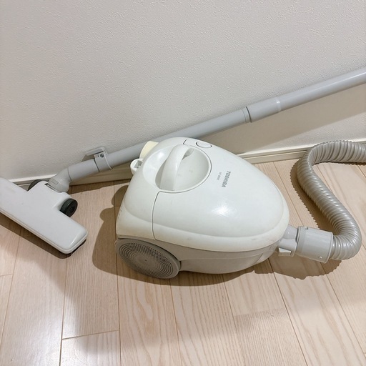 TOSHIBA VC-B50K 掃除機 (taka) 佐和の生活家電《掃除機》の中古