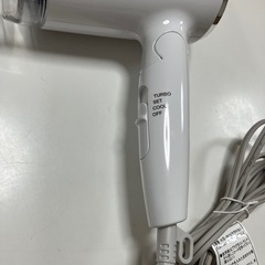 【新品未使用】TESCOMマイナスイオン ヘアードライヤーTD200B-W ⚫︎の画像