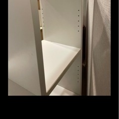 白の棚の画像