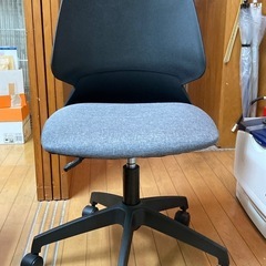 オフィスデスク&チェアセットの画像