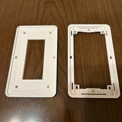 コンセントプレート1連3個用ホワイト【新品・未使用】の画像