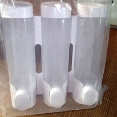 452　断捨離中）新品）マグネット式　シャンプーディスペンサー（白）の画像