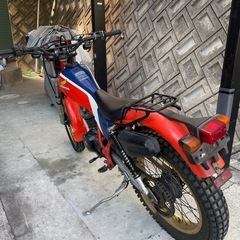 ホンダTLR200の画像