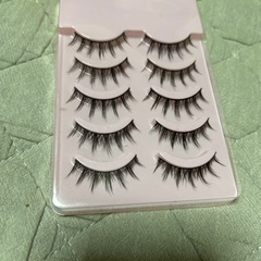 つけまつげの画像