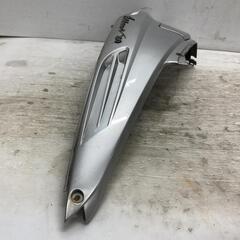 SUZUKI アドレスV100 ボディーカバー 右 スズキ [M-250729-51]の画像