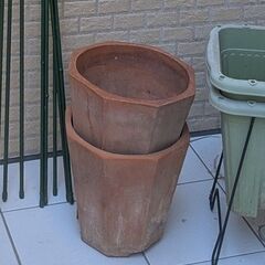 丸型植木鉢　テラコッタの画像