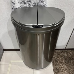 ゴミ箱の画像