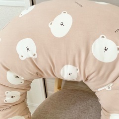 くま　授乳クッションの画像