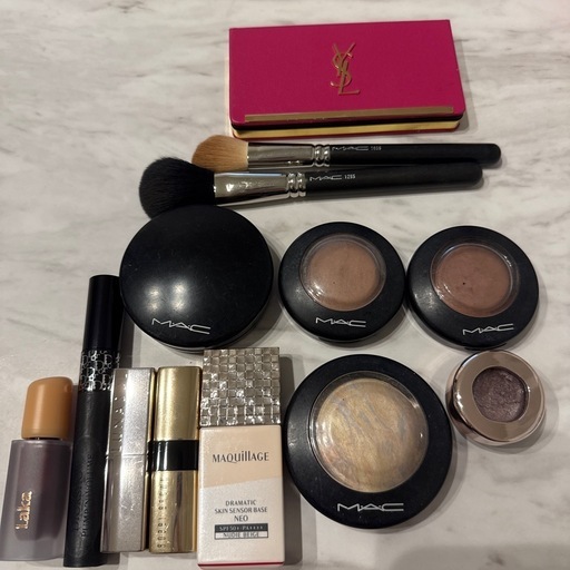 化粧品まとめ売り