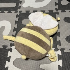 転倒防止クッション 安全グッズ ハチ 西松屋 ベビー用品 の画像