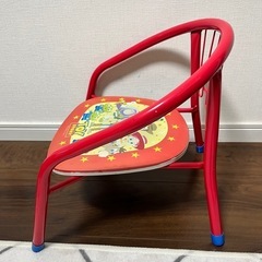 子供用椅子の画像