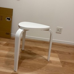 スツール(IKEA)の画像