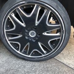 245/35R20 タイヤ、ホイール4本、傷多いの画像