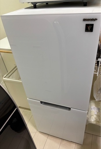 再出品【値下げ中】2023年製シャープ SHARP 冷蔵庫 （152L・幅