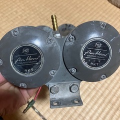HKT製のエアホーン24Vの画像
