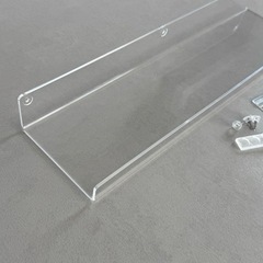 無印良品　壁に付けられるアクリルディスプレイ　コの字型の画像