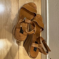 APC サイズ38 (約24cm) ブラウンサンダル の画像