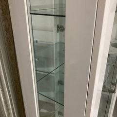 ガラス飾り棚の画像
