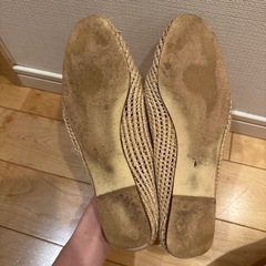 ZARA サイズ38(約24cm)ベージュフラットシューズの画像
