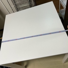 IKEA ホワイトテーブルの画像