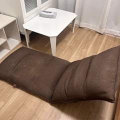 座椅子　ブラウン　の画像