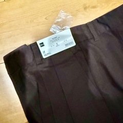 GU ジーユー　チノバレルレッグタックパンツ　ダークブラウン　Sサイズの画像