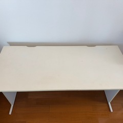 テーブル 140cm × 60cmの画像
