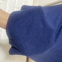 VネックTシャツの画像