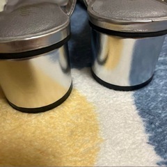 SESTO　トングサンダル ミニヒールの画像