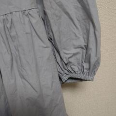 レディース 短め袖 ブラウス L  グレーの画像