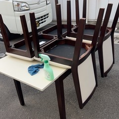 ダイニングテーブル椅子4点セットの画像