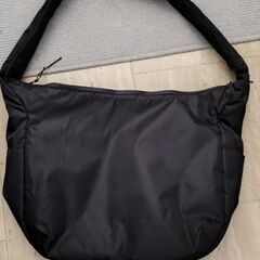 YAK PAK ショルダーバッグ ブラックの画像