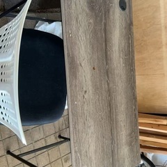 テーブルと椅子セット
の画像