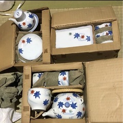 もみじ柄の瀬戸物セットの画像