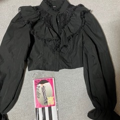 shein ゴシック系ブラウス　タイツの画像