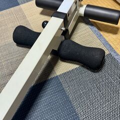 腹筋・背筋トレーニング機器の画像