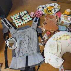  抱っこ紐 授乳まくら 新生児グッズまとめ売りの画像