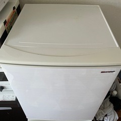 SHARP 冷蔵庫  2019年製 SU-D14E-W
の画像