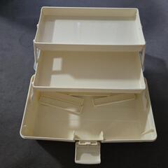 ツールボックス ベージュの画像