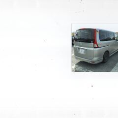 ニッサンセレナ17年中古車の画像