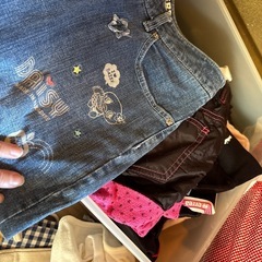 女の子の洋服サイズバラバラ沢山の画像