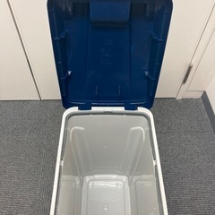 ゴミ箱
の画像