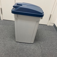 ゴミ箱
の画像