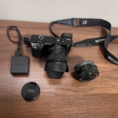 【単焦点レンズ付き】 SONYα6000パワーズームレンズキット&SONY Eマウント単焦点レンズの画像